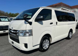 
										Toyota Hiace Van full									