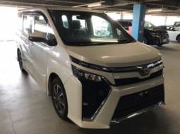 TOYOTA VOXY ZS