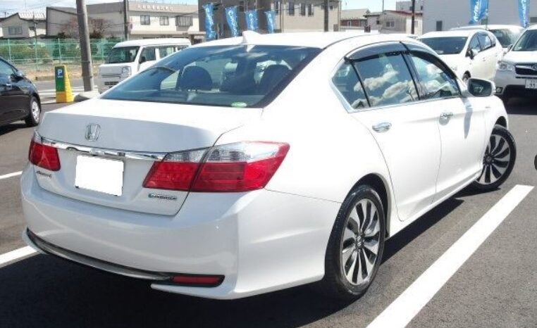 
								HONDA ACCORD HYBRID full									