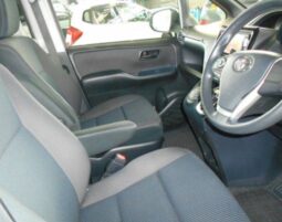 
										TOYOTA VOXY full									