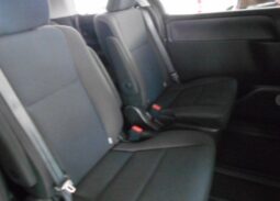 
										TOYOTA VOXY full									