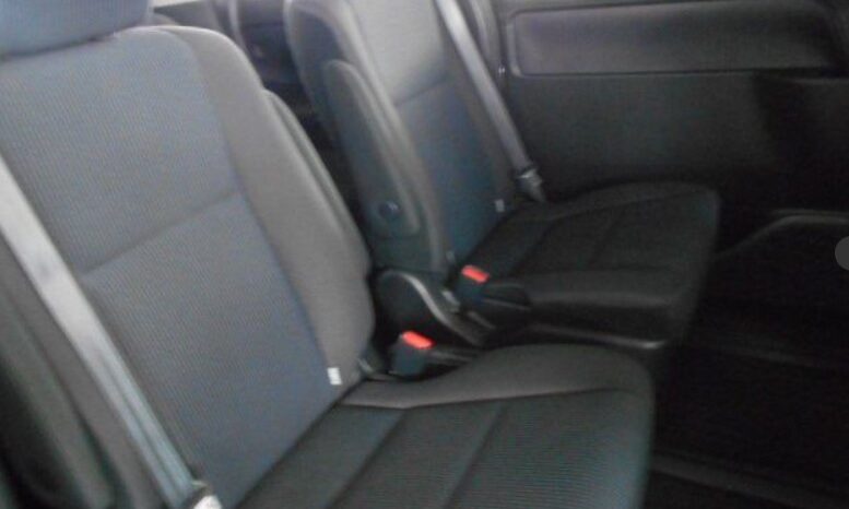 
								TOYOTA VOXY full									
