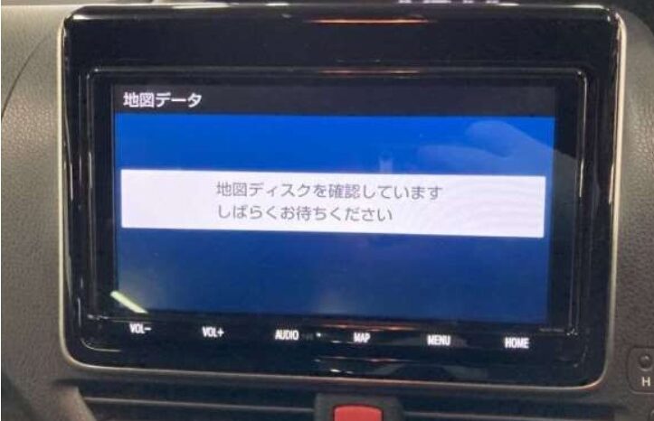 
								TOYOTA VOXY full									