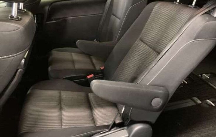
								TOYOTA VOXY full									