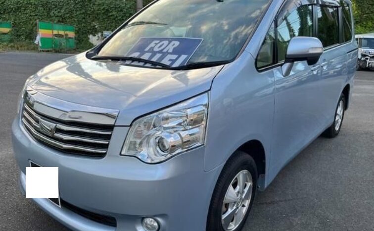 
								TOYOTA NOAH full									