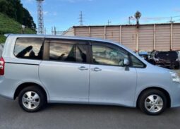 
										TOYOTA NOAH full									