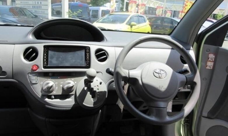 
								TOYOTA SIENTA full									