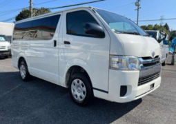 
										Toyota Hiace Van full									