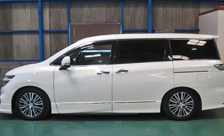 
								NISSAN ELGRAND full									