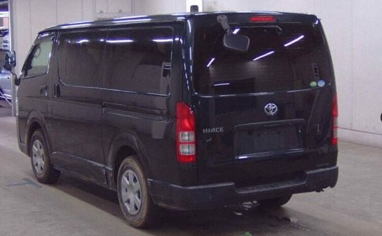 
								TOYOTA HIACE VAN full									