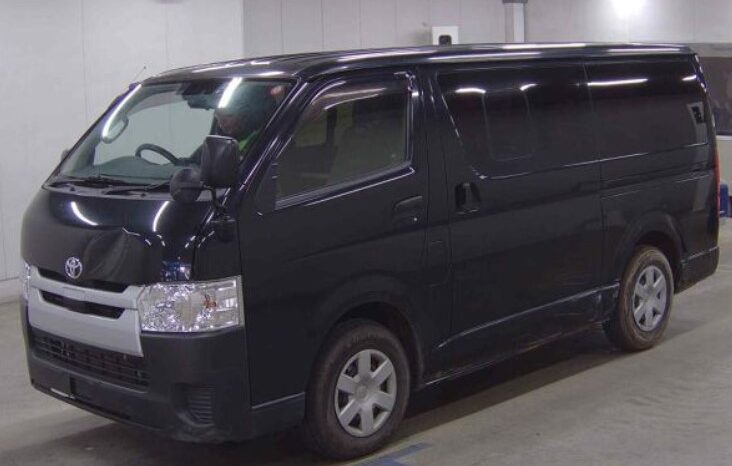 
								TOYOTA HIACE VAN full									