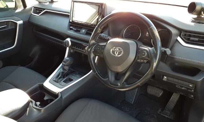 
								TOYOTA RAV4 full									