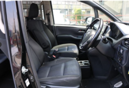 
										TOYOTA VOXY full									