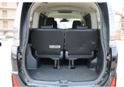 
										TOYOTA VOXY full									