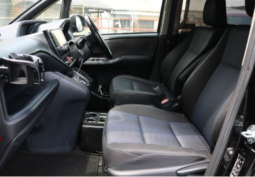 
										TOYOTA VOXY full									