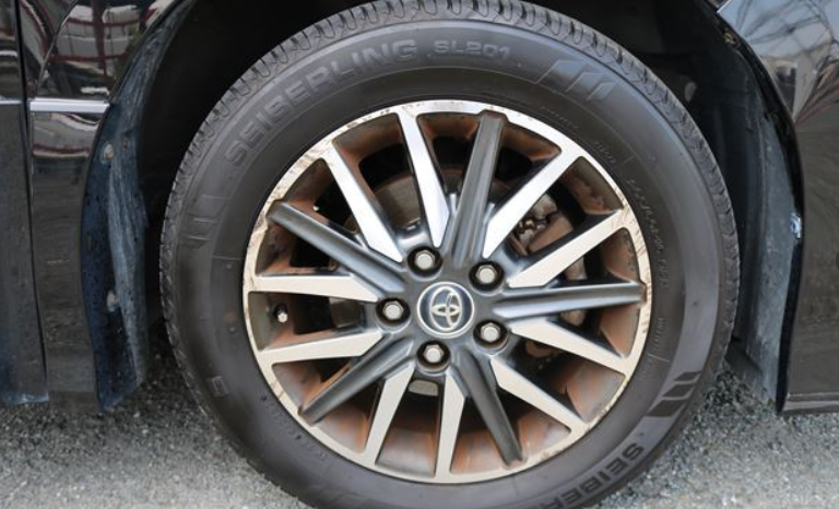 
								TOYOTA VOXY full									