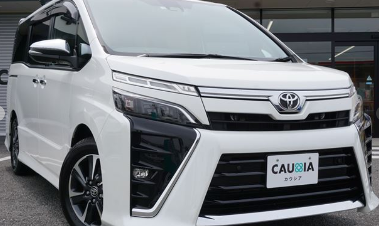 
								TOYOTA VOXY full									