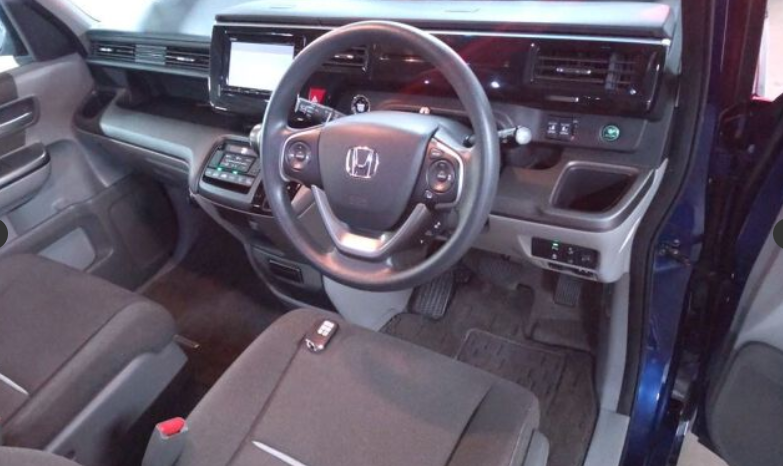 
								HONDA STEPWAGON full									