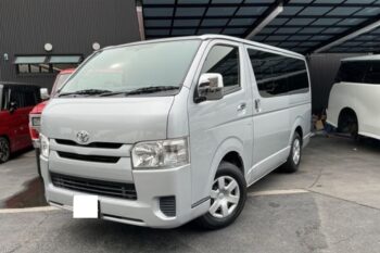 TOYOTA HIACE VAN