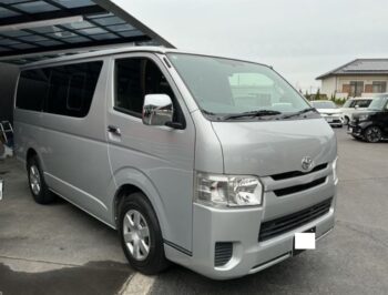 TOYOTA HIACE VAN