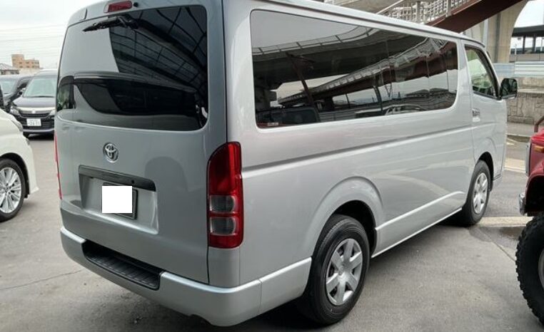 
								TOYOTA HIACE VAN full									