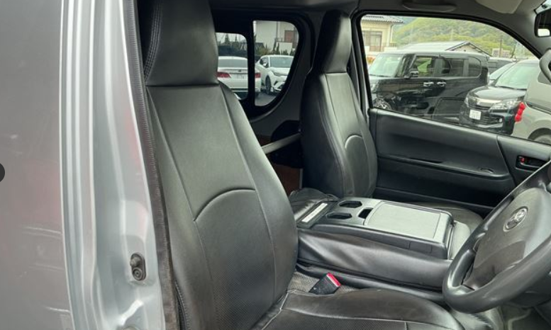 
								TOYOTA HIACE VAN full									