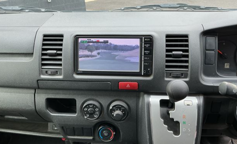 
								TOYOTA HIACE VAN full									