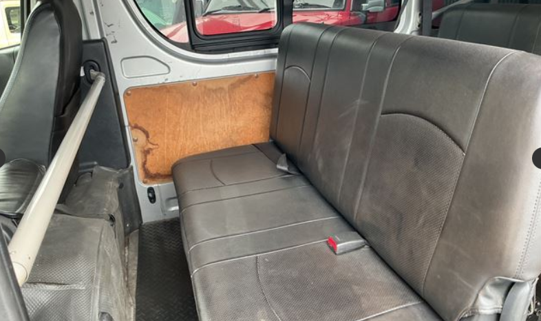 
								TOYOTA HIACE VAN full									