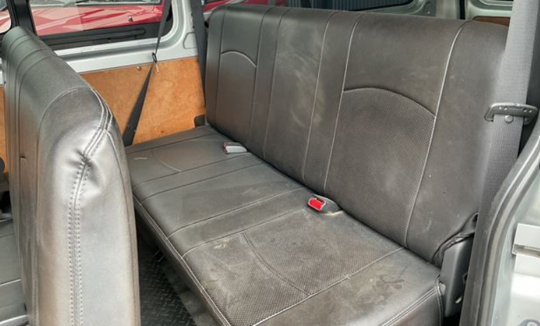 
								TOYOTA HIACE VAN full									