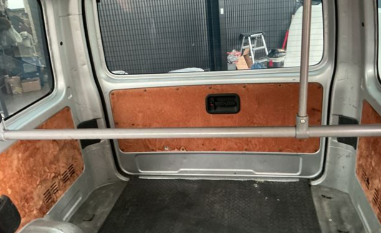 
								TOYOTA HIACE VAN full									