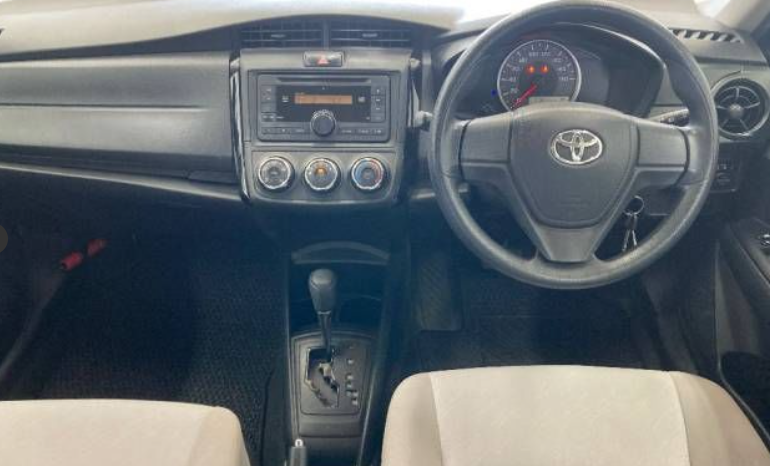 
								TOYOTA COROLLA AXIO full									