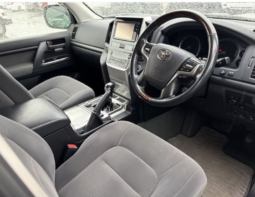 
										TOYOTA LANDCRUISER full									