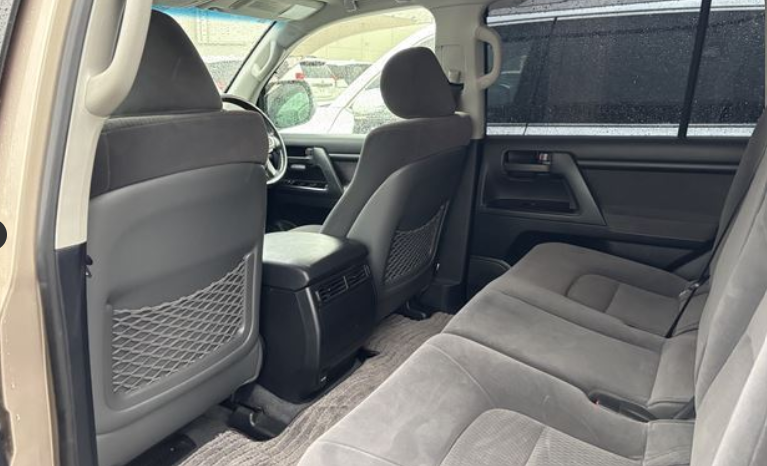 
								TOYOTA LANDCRUISER full									