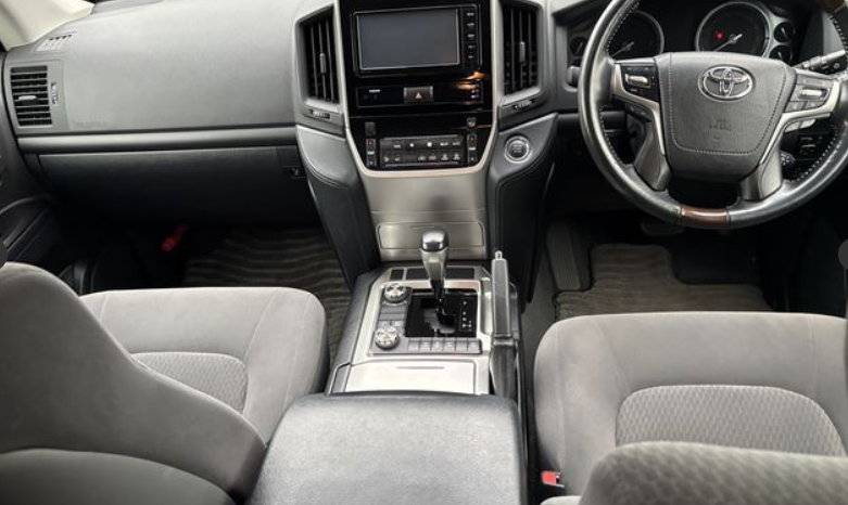 
								TOYOTA LANDCRUISER full									