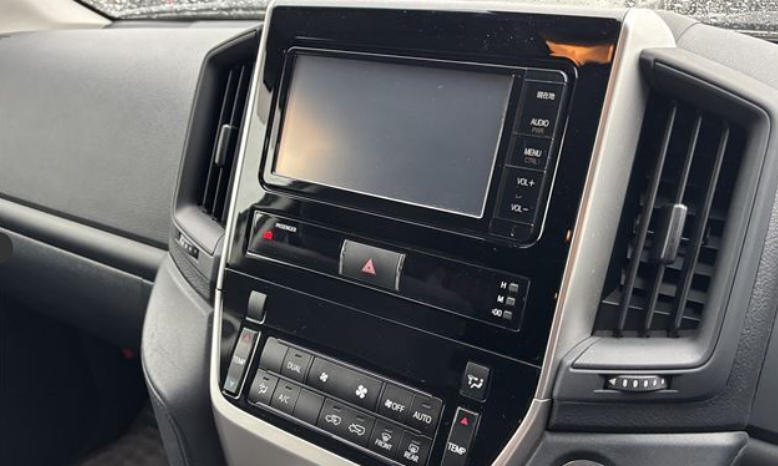 
								TOYOTA LANDCRUISER full									
