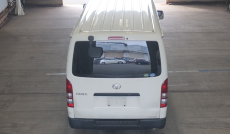 
								TOYOTA HIACE VAN full									