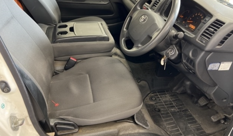 
								TOYOTA HIACE VAN full									