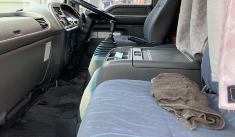 
								ISUZU FORWARD full									