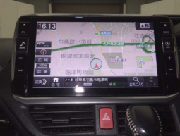 
										TOYOTA VOXY full									