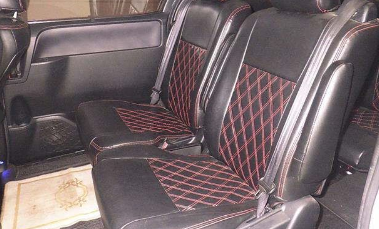 
								TOYOTA VOXY full									