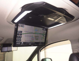 
										TOYOTA VOXY full									