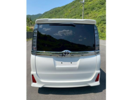 TOYOTA VOXY ZS