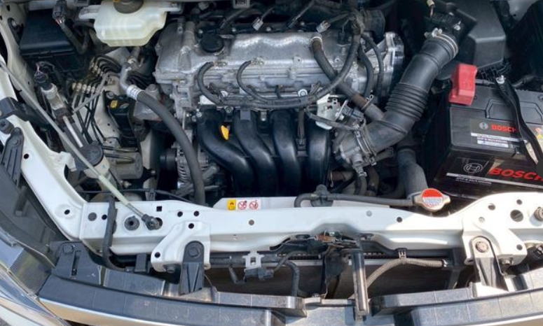 
								TOYOTA VOXY ZS full									
