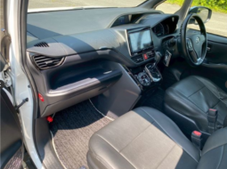 
										TOYOTA VOXY ZS full									